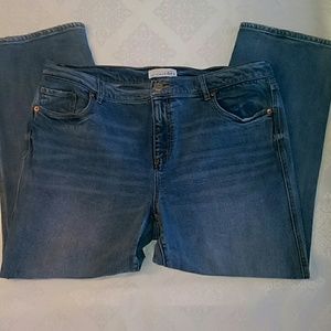 Straight, cropped jeans